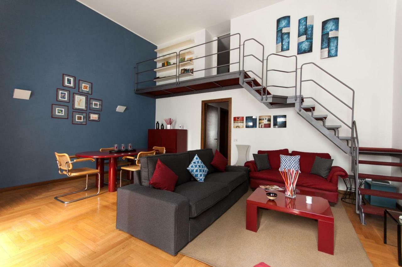 Fancy Blue Duomo Duplex Apartement Milan Exterior photo