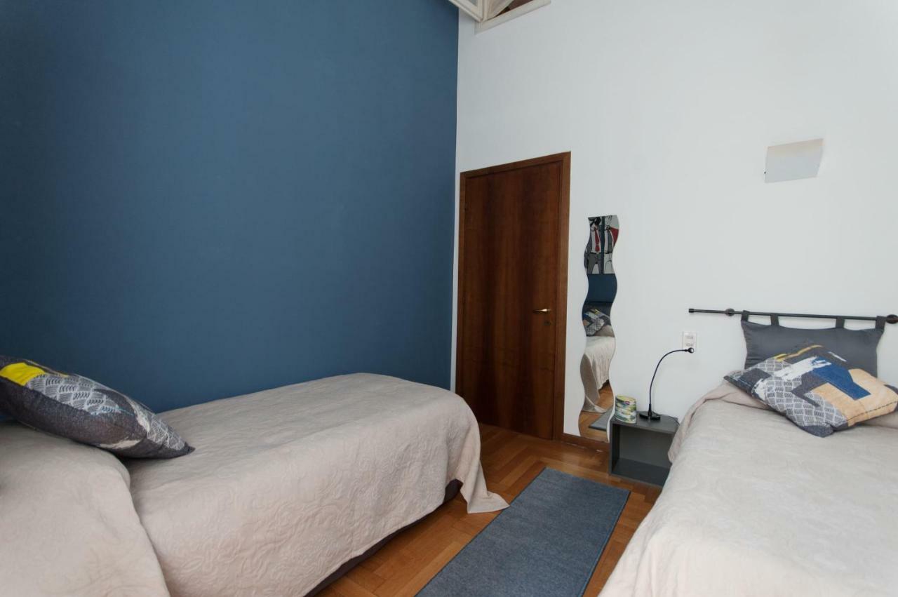 Fancy Blue Duomo Duplex Apartement Milan Exterior photo